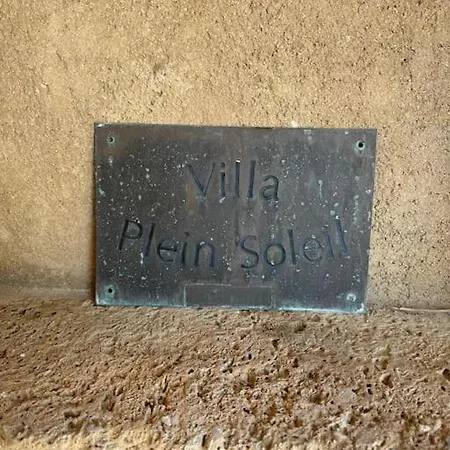 Le Plein Soleil , Charme Et